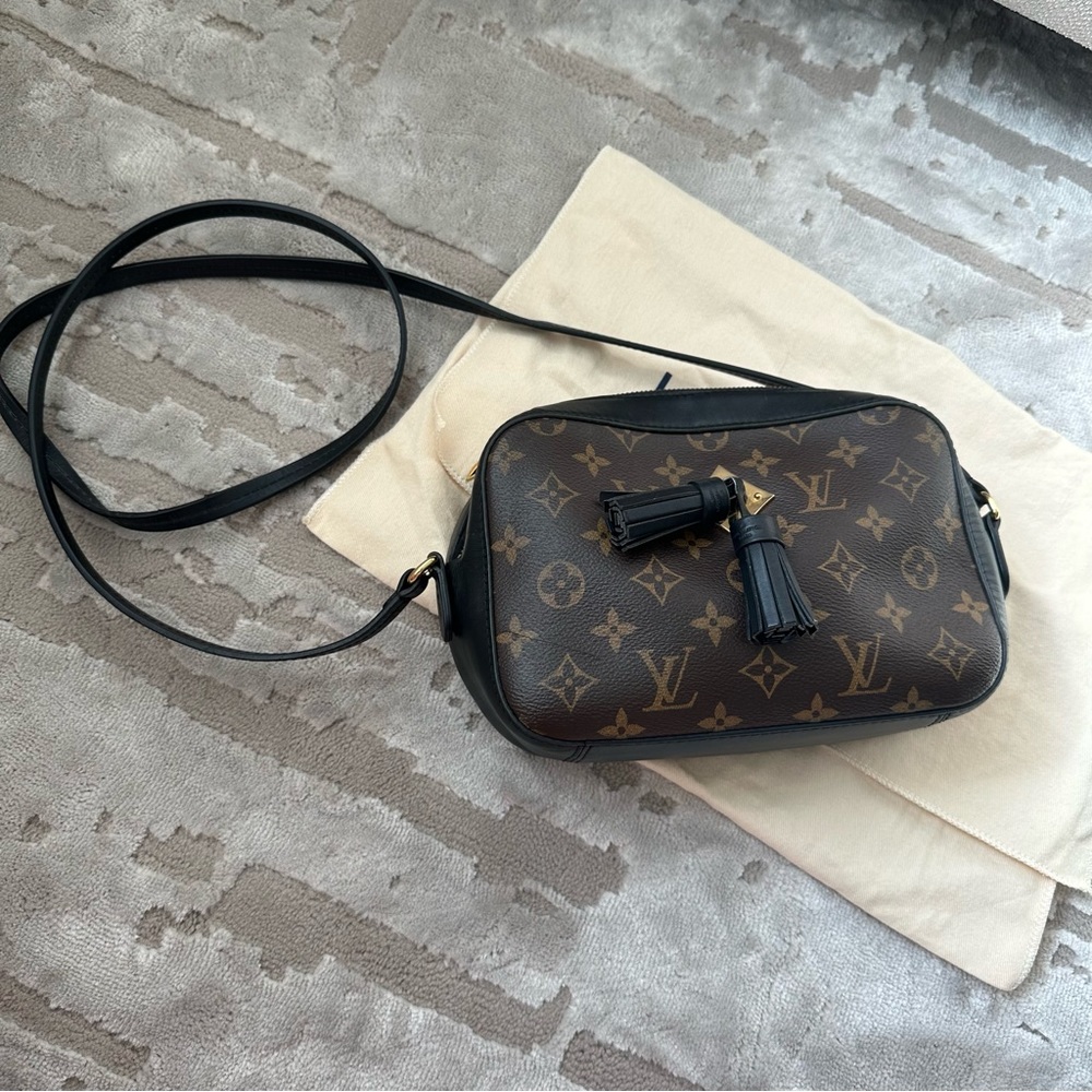 Authentic/ Pre-loved LOUIS VUITTON Monogram Saintonge - Picture 6 of 12